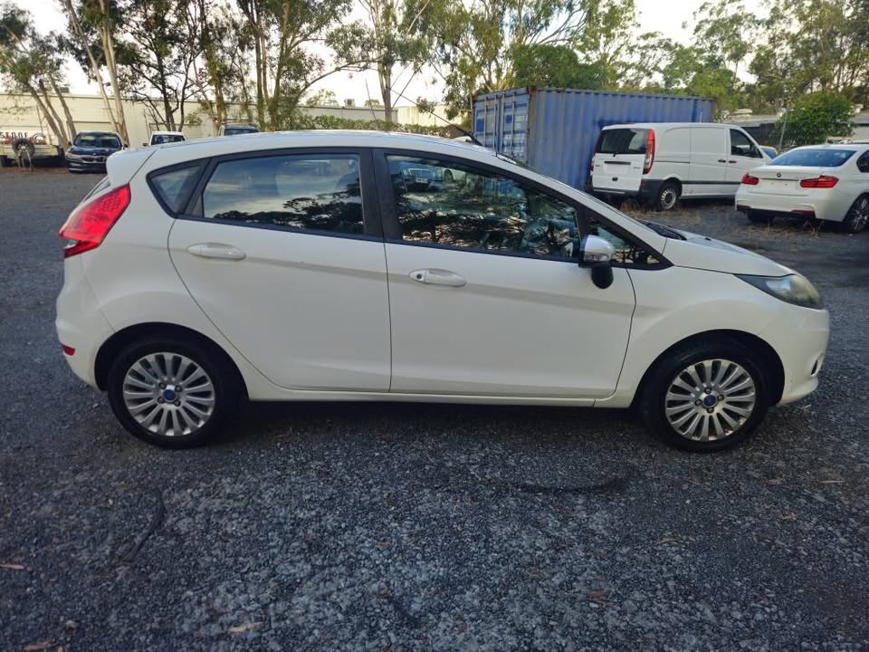 2011 Low Km Fiesta 5.jpg